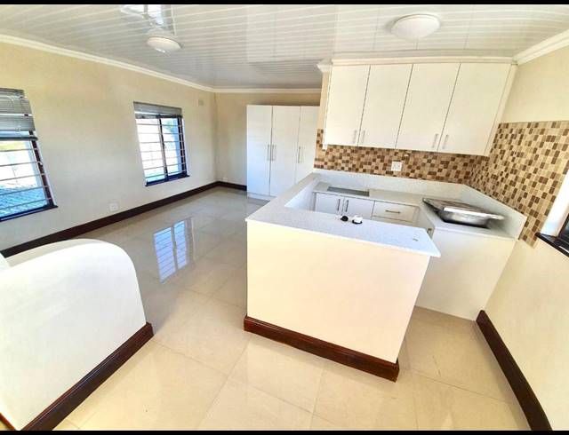 1 BEDROOM APARTMENT TO LET IN TOWNSEND ESTATE